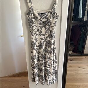Maggy London Black and White Floral Midi Dress